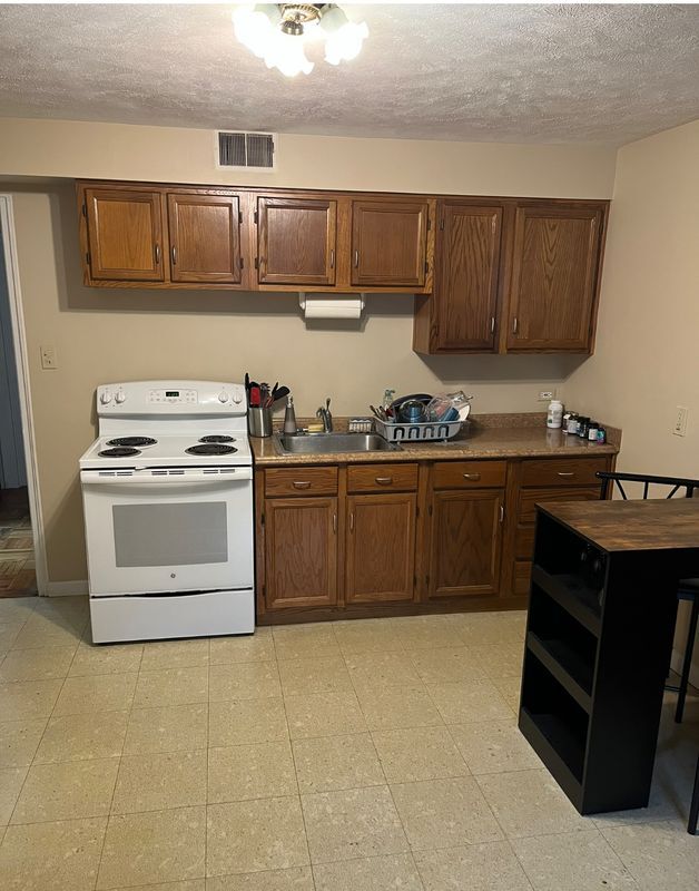 Building Photo - 1663 Longwood Rd