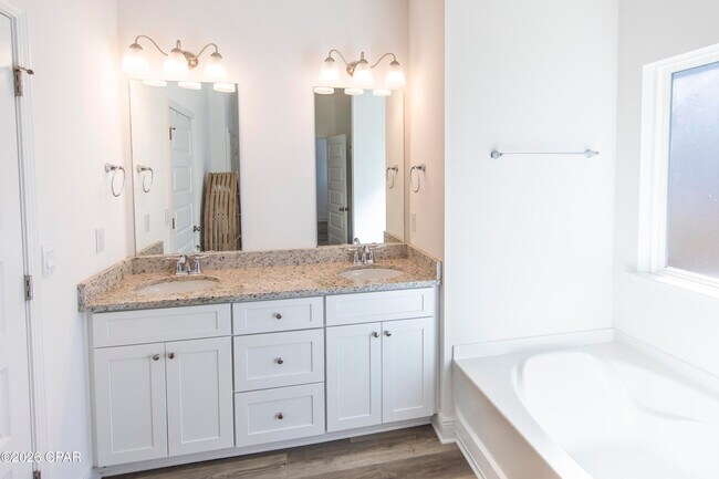 Building Photo - 609 Hancock Wy