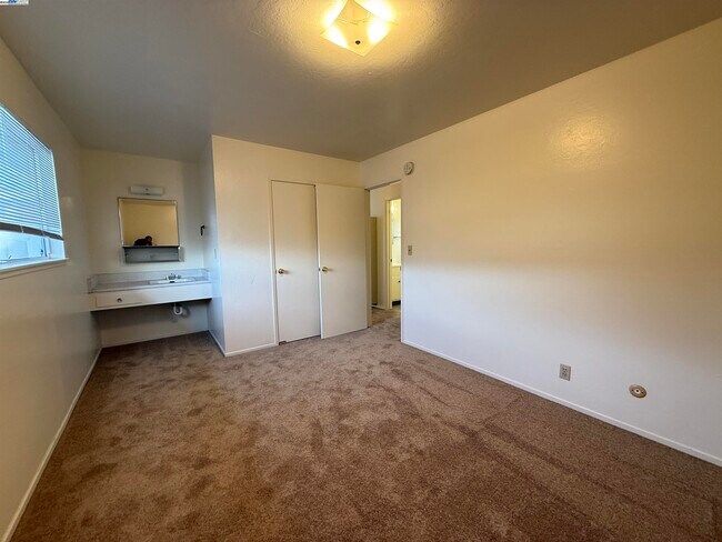 Building Photo - 821 Coburn Ct