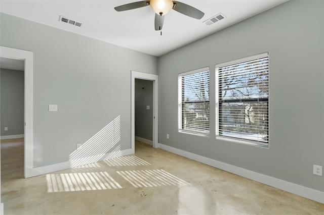 Building Photo - 1004 W Hanna St