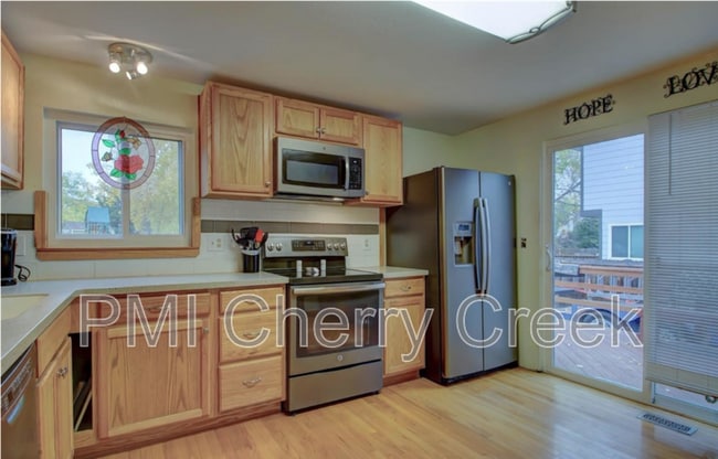 Building Photo - 11847 W Berry Ave