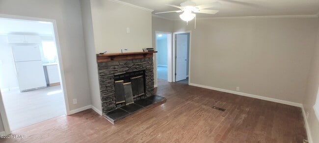 Building Photo - 6 Hickory Hill Rd