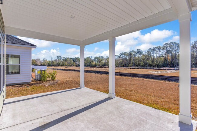 Building Photo - Perfect family home in Ocean Isle Beach
