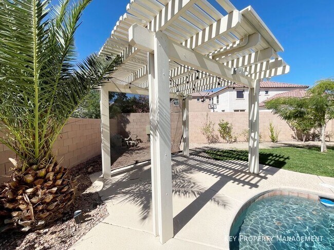 Building Photo - 2913 Big Mountain Ave