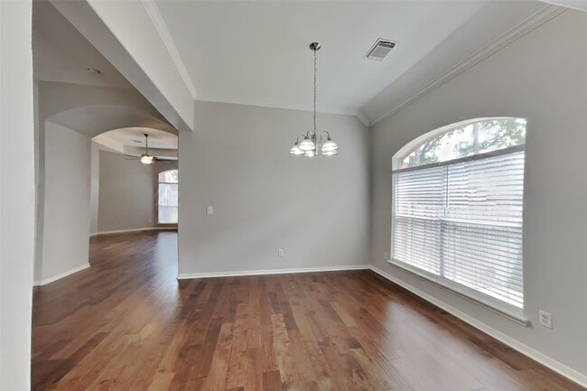 Building Photo - 18 Vista Mill Pl