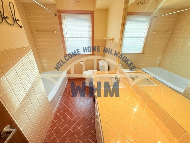 Building Photo - 7315 Harwood Ave