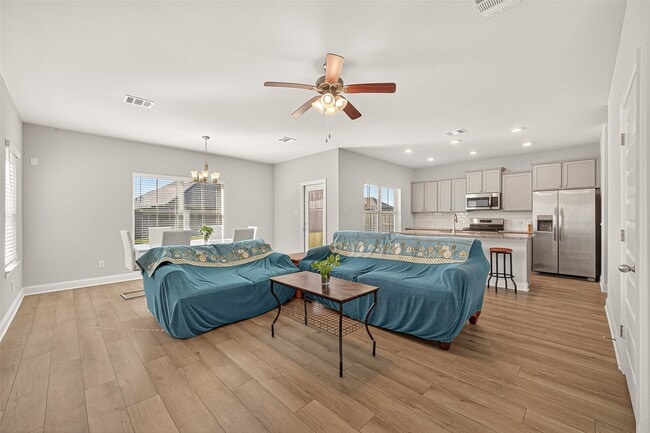 Building Photo - 409 Aurora Creek Ln