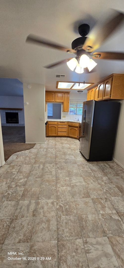 Building Photo - 3-bedroom 2.5 bath home