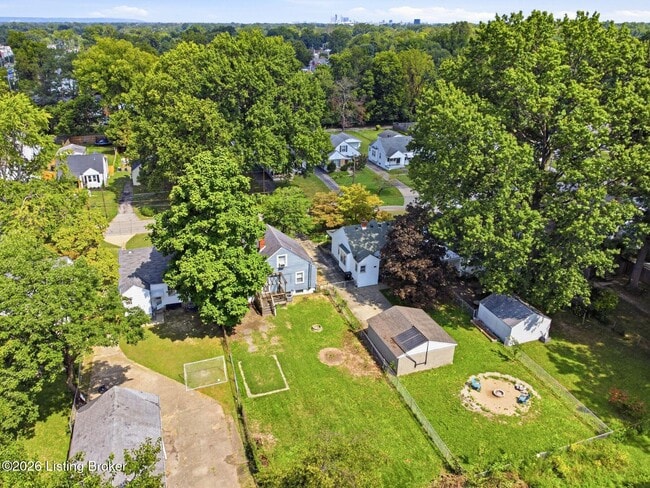 Building Photo - 1050 Oakwood Ave