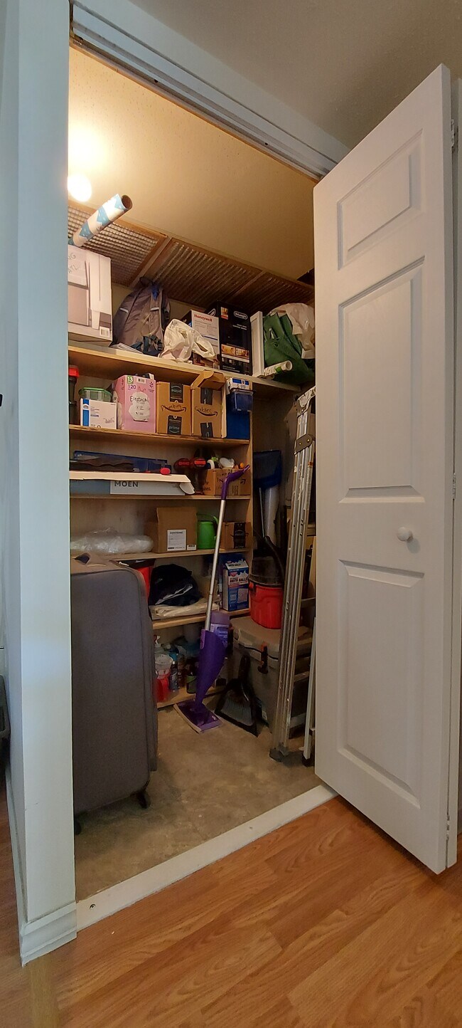 Storage Closet - 280 Bridgewater Rd