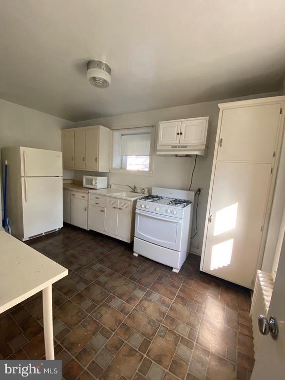 Building Photo - 7905 Ardleigh St