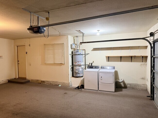 Building Photo - 38441 Oaktree Loop