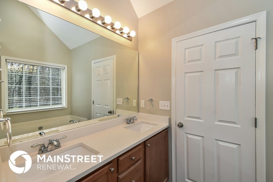 Building Photo - 161 Morning View Dr