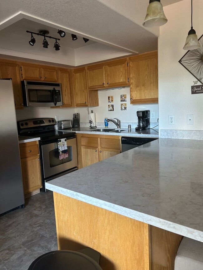 Building Photo - Rock Springs ll Condo