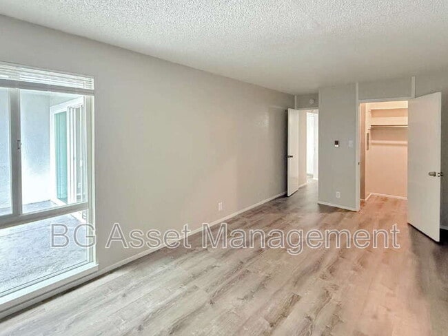 Building Photo - 944 Fletcher Ln