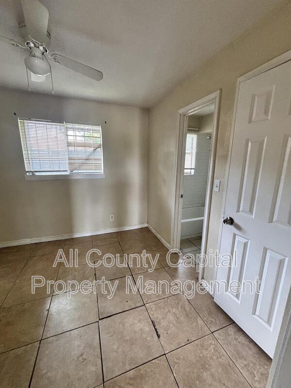 Building Photo - 1208 Bundrant Dr