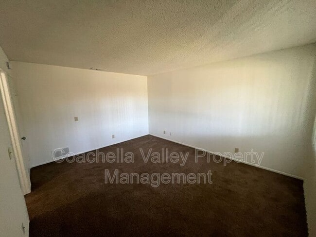 Building Photo - 567 N Hermosa Dr