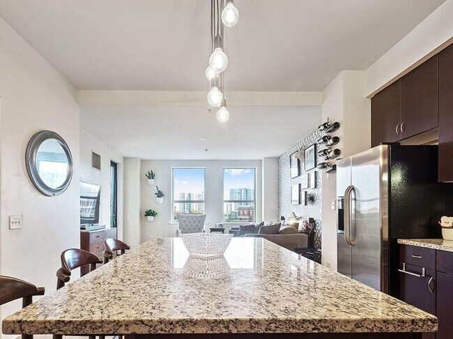 Building Photo - 437 W Division St