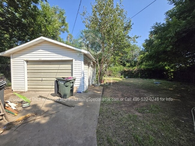 Building Photo - Charming Del City 4 Bed 2 bath!