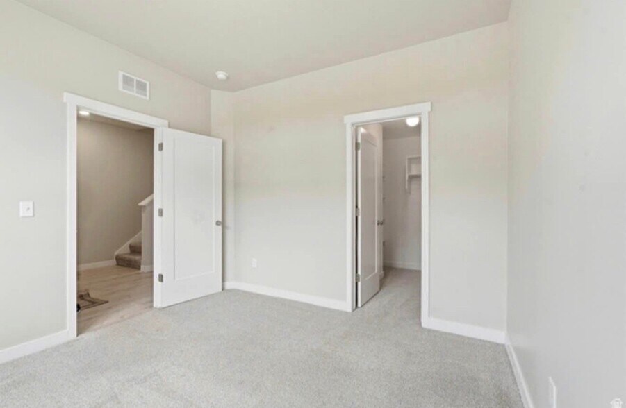 Building Photo - 988 W 500 S