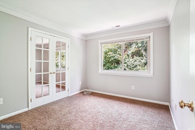 Building Photo - 3809 Hemlock Way