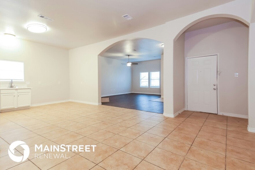 Building Photo - 426 Bass Rd