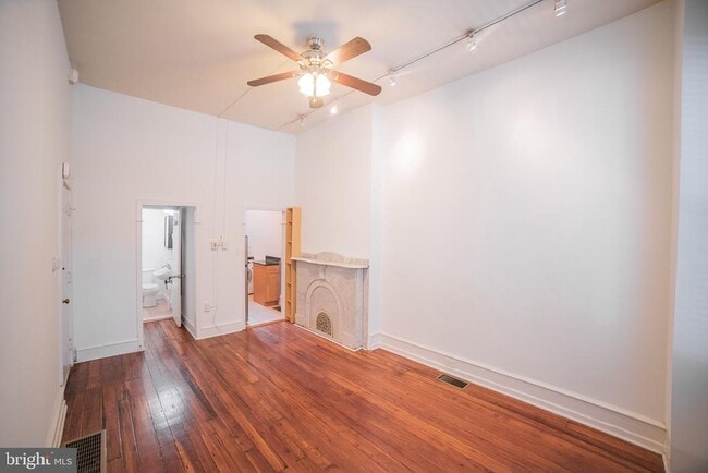 Building Photo - 404 S 22nd St
