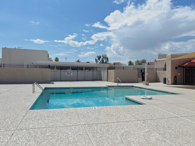 Building Photo - 16029 N 25th Dr