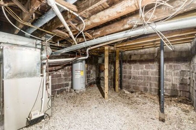 Building Photo - 360 N Garfield Ave