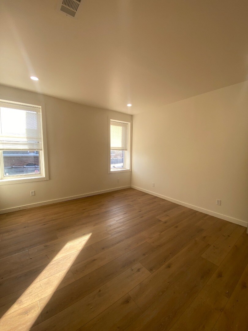 Building Photo - 4716 Louisiana Ave