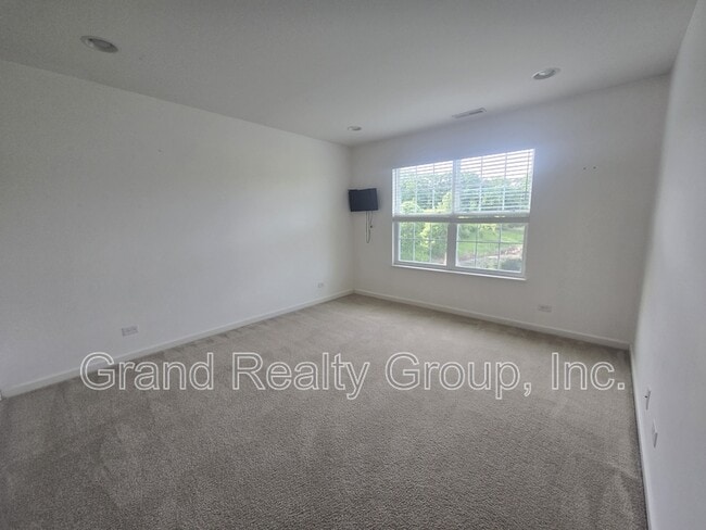 Building Photo - 376 S Jade Ln
