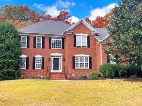 Building Photo - 702 Carriage Hill Rd