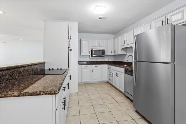 Building Photo - 16 Harbor Ln