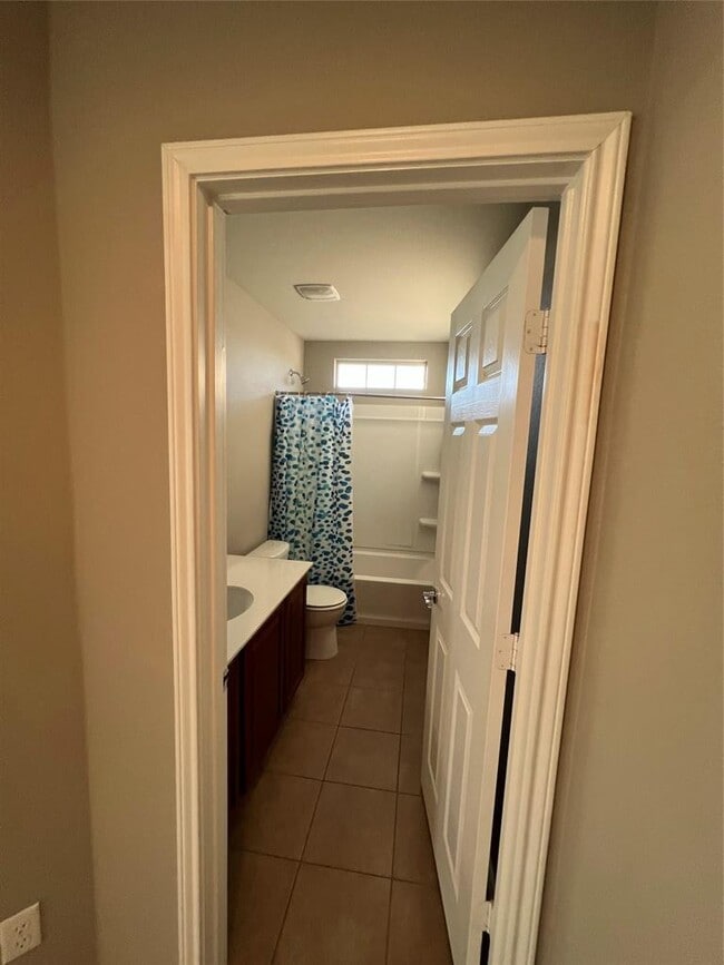 Building Photo - 16017 Hawthorne Heights Trail