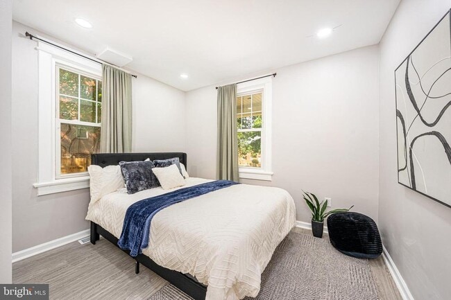 Building Photo - 2800 Upshur St