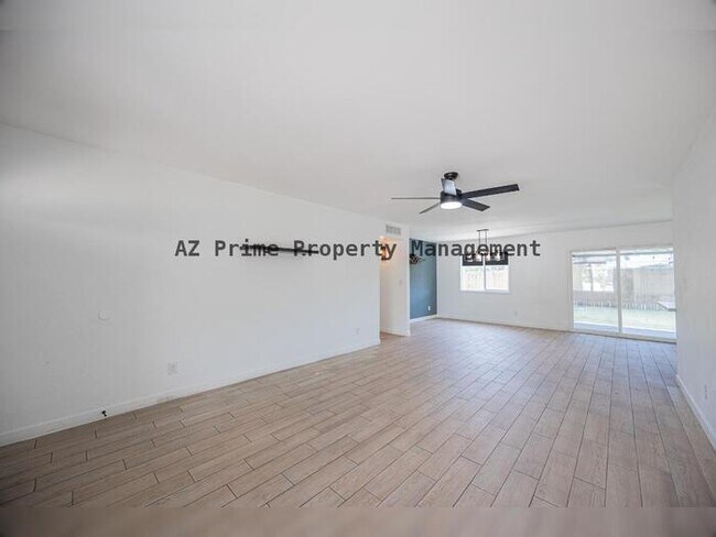 Building Photo - 2519 W Vineyard Rd