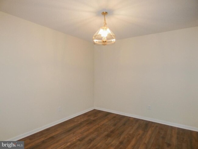 Building Photo - 2105 Lexington Mews