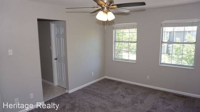 Building Photo - 2 br, 2.5 bath House - 7719 Wilmington Dr