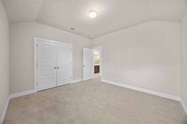 Building Photo - 213 Graver St