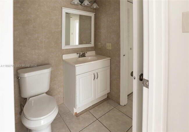 Building Photo - 10630 SW 157th Ct