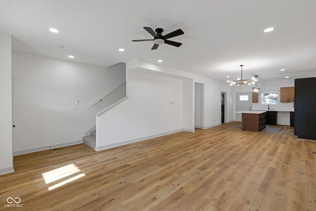 Building Photo - 35 S Bradley Ave