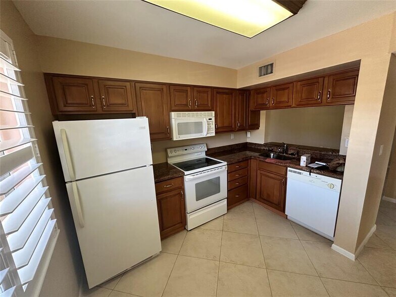 Primary Photo - 724 NW 92nd Ave