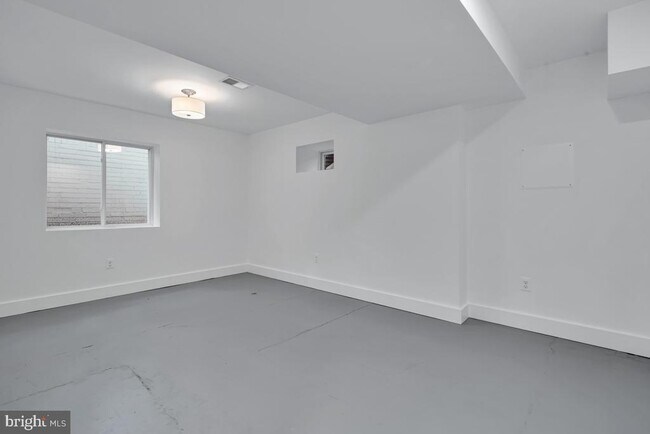 Building Photo - 3109 N Nottingham St
