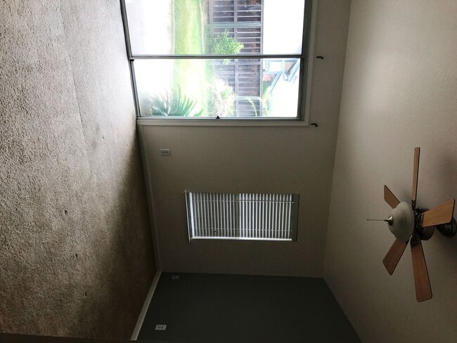 Building Photo - Nice house