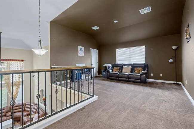 Building Photo - 614 Spanish Mustang Dr