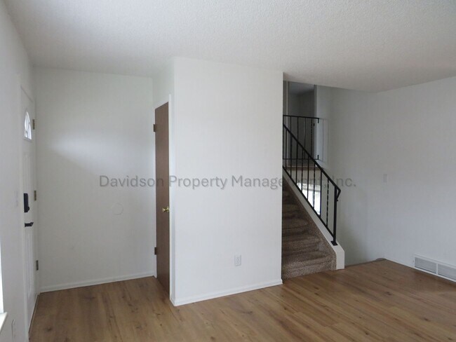 Building Photo - 5160 Marabou Way