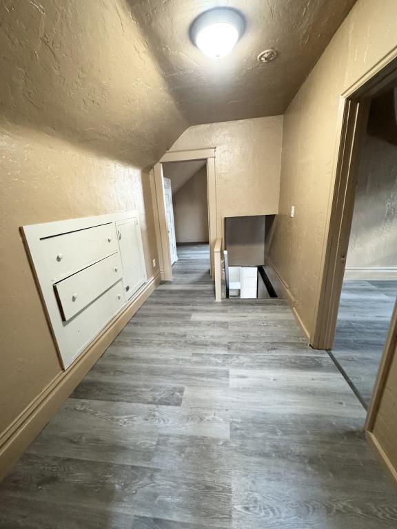 Building Photo - 302 Parry St