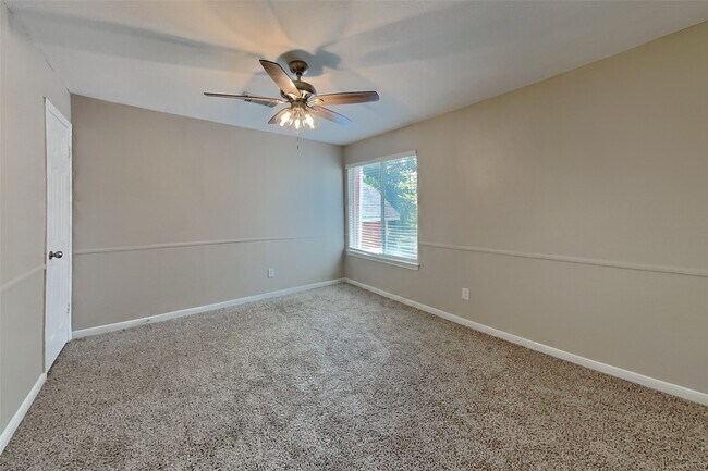 Building Photo - 16015 Juniper Grove Dr