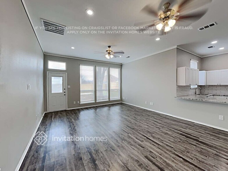 Building Photo - 1133 Finch Cir