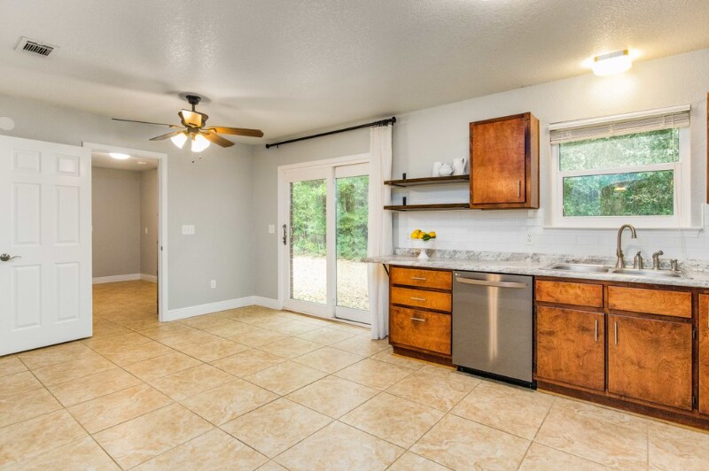 Building Photo - 4998 Carlyn Dr